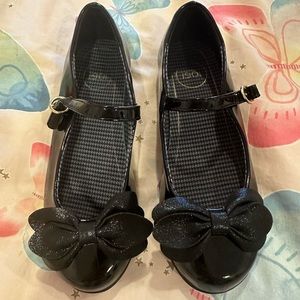 Brand new girls black patent leather shoes size 1